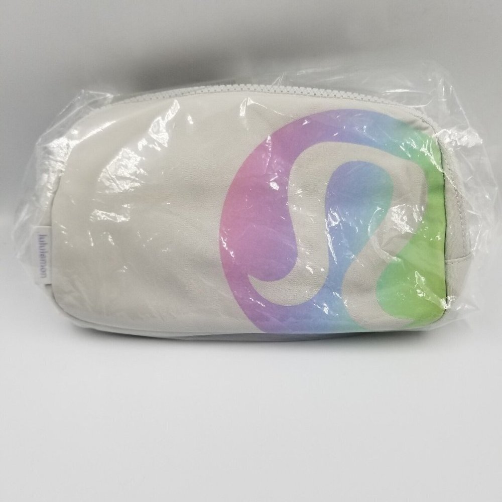 Lululemon Everywhere Belt Bag Vapor Persian Violet Rainbow Logo NWT - Picture 2 of 5